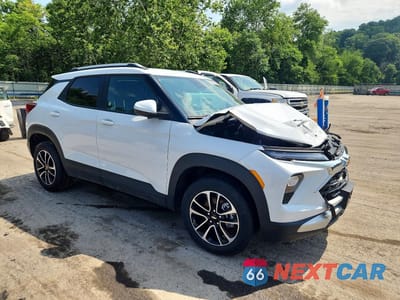 Czwarte zdjęcie samochodu z boku: 2025 CHEVROLET TRAILBLAZER LT VIN:KL79MRSL8SB207442 - miniatura
