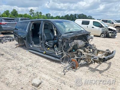 Czwarte zdjęcie samochodu z boku: 2019 CHEVROLET SUBURBAN C1500 LT VIN:1GNSCHKC8KR187807 - miniatura