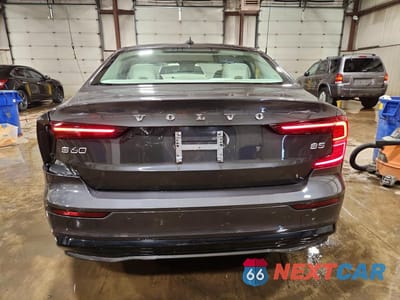Zdjęcie 6 z 13 samochodu: 2023 VOLVO S60 CORE VIN:7JRL12FV5PG231987 - miniatura
