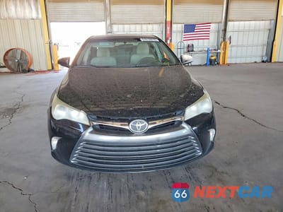 Piąte zdjęcie samochodu w środku: 2017 TOYOTA CAMRY LE VIN:4T1BF1FK5HU696327 - miniatura