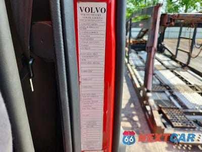 Zdjęcie 10 z 10 samochodu: 2018 VOLVO VNL SEMI TRUCK VIN:4V4NC9EH7JN887881 - miniatura