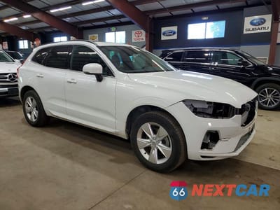 Czwarte zdjęcie samochodu z boku: 2022 VOLVO XC60 B5 MOMENTUM VIN:YV4L12RK3N1091502 - miniatura