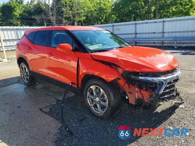 Czwarte zdjęcie samochodu z boku: 2025 CHEVROLET BLAZER 2LT VIN:3GNKBCR42SS265550 - miniatura