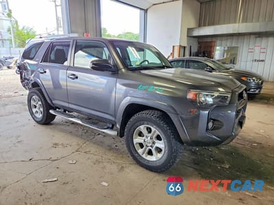 Czwarte zdjęcie samochodu z boku: 2017 TOYOTA 4RUNNER SR5 PREMIUM VIN:JTEBU5JR1H5410923 - miniatura