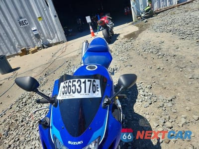 Piąte zdjęcie samochodu w środku: 2005 SUZUKI GSX-R600 K VIN:JS1GN7CA252112785 - miniatura