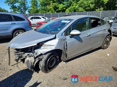 2018 CHEVROLET CRUZE LS 1G1BC5SM1J7230239 - główne zdjęcie licytacji z USA - miniatura