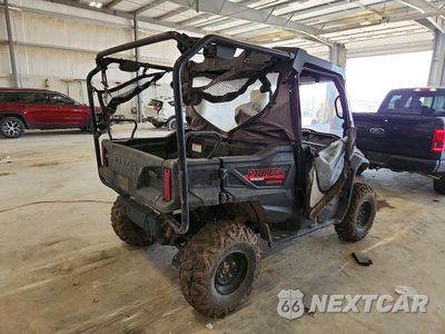 Czwarte zdjęcie samochodu z boku: 2018 HONDA PIONEER 1000 UTILITY VEHICLE VIN:1HFVE0409J4202272 - miniatura