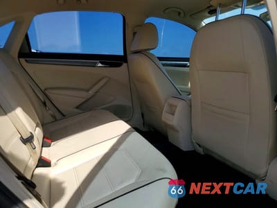 Zdjęcie 10 z 13 samochodu: 2017 VOLKSWAGEN PASSAT R-LINE VIN:1VWDT7A3XHC019804 - miniatura