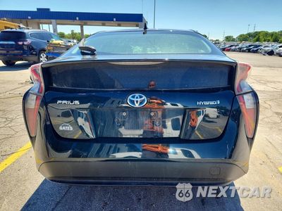 Zdjęcie 6 z 13 samochodu: 2016 TOYOTA PRIUS THREE VIN:JTDKARFU6G3006530 - miniatura