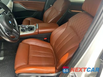 Piąte zdjęcie samochodu w środku: 2022 BMW X7 XDRIVE50I VIN:5UXCX6C08N9K31043 - miniatura