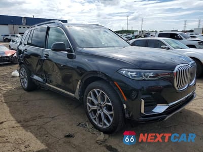 Czwarte zdjęcie samochodu z boku: 2022 BMW X7 XDRIVE40I VIN:5UXCW2C0XN9K89411 - miniatura