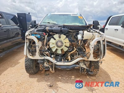 Piąte zdjęcie samochodu w środku: 2019 FORD F250 SUPER DUTY VIN:1FT7W2B64KEG40647 - miniatura