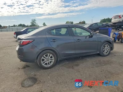 Trzecie zdjęcie samochodu z tyłu: 2016 SCION IA BASE VIN:3MYDLBZVXGY127410 - miniatura