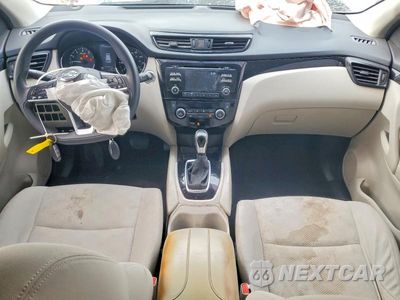 Zdjęcie 8 z 13 samochodu: 2018 NISSAN ROGUE SPORT SV VIN:JN1BJ1CPXJW190301 - miniatura