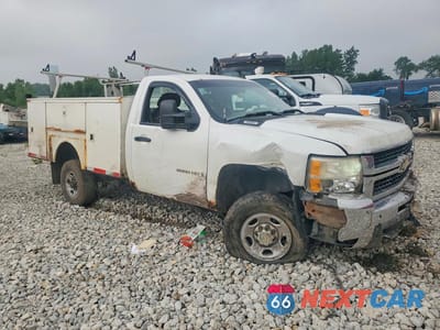 Czwarte zdjęcie samochodu z boku: 2009 CHEVROLET SILVERADO K2500 HEAVY DUTY VIN:1GCHK44KX9F172174 - miniatura