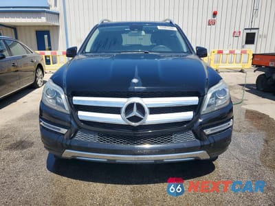 Piąte zdjęcie samochodu w środku: 2015 MERCEDES-BENZ GL 450 4MATIC VIN:4JGDF6EE0FA459485 - miniatura