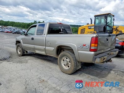 Drugie zdjęcie samochodu z przodu: 2000 CHEVROLET SILVERADO K2500 VIN:1GCGK29U2YZ170801 - miniatura