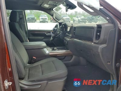 Piąte zdjęcie samochodu w środku: 2024 CHEVROLET SILVERADO K2500 HEAVY DUTY LT VIN:1GC4YNEY5RF225191 - miniatura