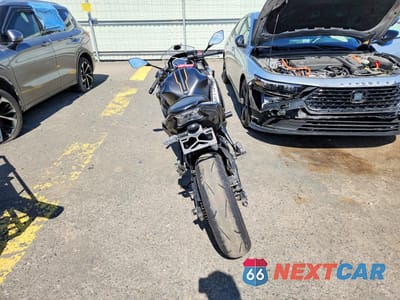 Czwarte zdjęcie samochodu z boku: 2023 KAWASAKI EX650 R VIN:ML5EXER13PDAB1080 - miniatura