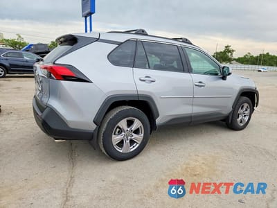 Trzecie zdjęcie samochodu z tyłu: 2024 TOYOTA RAV4 XLE VIN:2T3P1RFV0RW493173 - miniatura