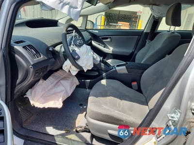 Zdjęcie 7 z 12 samochodu: 2015 TOYOTA PRIUS TWO VIN:JTDKN3DU9F1992750 - miniatura