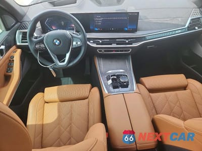 Zdjęcie 8 z 12 samochodu: 2025 BMW X5 XDRIVE40I VIN:5UX23EU04S9Y83010 - miniatura