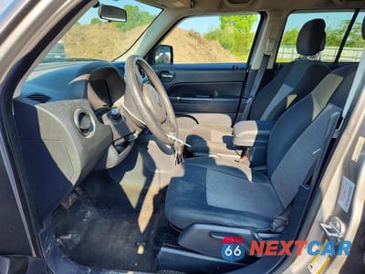 Zdjęcie 7 z 12 samochodu: 2015 JEEP PATRIOT LATITUDE VIN:1C4NJRFB6FD215724 - miniatura