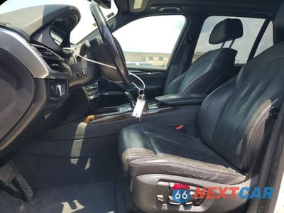 Zdjęcie 7 z 13 samochodu: 2017 BMW X5 XDR40E VIN:5UXKT0C33H0V97774 - miniatura