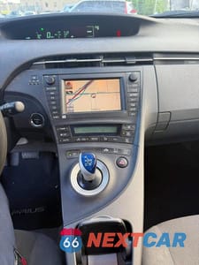 Zdjęcie 13 z 14 samochodu: 2011 TOYOTA PRIUS THREE VIN:JTDKN3DU4B5341576 - miniatura