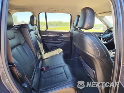 Zdjęcie 11 z 13 samochodu: 2023 JEEP GRAND CHEROKEE LIMITED VIN:1C4RJHBGXP8895599 - miniatura