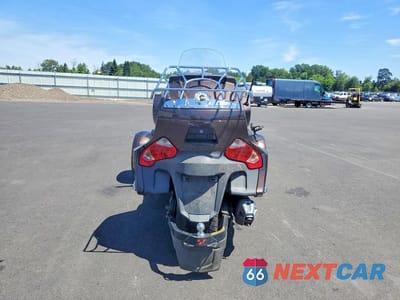Czwarte zdjęcie samochodu z boku: 2012 CAN-AM SPYDER ROADSTER RT-LTD VIN:2BXJBRC13CV001507 - miniatura