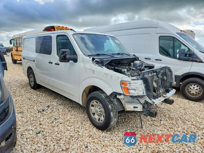 Czwarte zdjęcie samochodu z boku: 2018 NISSAN NV 1500 DELIVERY VAN VIN:1N6BF0KM7JN815059 - miniatura