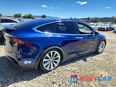 Trzecie zdjęcie samochodu z tyłu: 2021 TESLA MODEL X VIN:5YJXCBE28MF322520 - miniatura