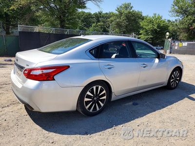 Trzecie zdjęcie samochodu z tyłu: 2017 NISSAN ALTIMA 2.5 SV VIN:1N4AL3AP6HC251291 - miniatura