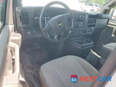 Zdjęcie 8 z 13 samochodu: 2020 CHEVROLET EXPRESS 2500 CARGO DELIVERY VAN VIN:1GCWGAFP0L1273051 - miniatura