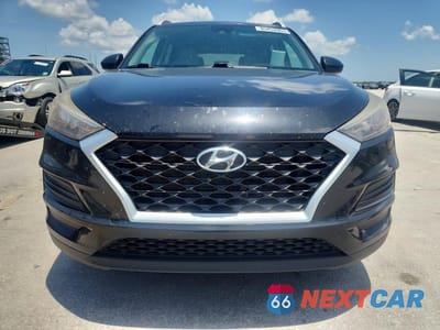 Piąte zdjęcie samochodu w środku: 2019 HYUNDAI TUCSON VALUE VIN:KM8J3CA47KU060122 - miniatura