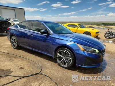 Czwarte zdjęcie samochodu z boku: 2023 NISSAN ALTIMA SR VIN:1N4BL4CV9PN330110 - miniatura