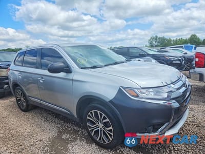 Czwarte zdjęcie samochodu z boku: 2018 MITSUBISHI OUTLANDER SE VIN:JA4AZ3A35JZ061355 - miniatura
