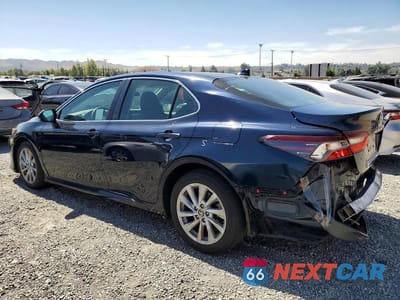 Drugie zdjęcie samochodu z przodu: 2021 TOYOTA CAMRY LE VIN:4T1C11AKXMU576141 - miniatura
