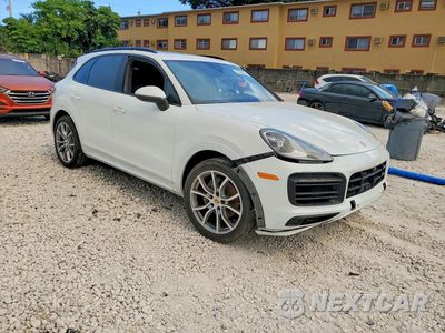 Czwarte zdjęcie samochodu z boku: 2019 PORSCHE CAYENNE VIN:WP1AA2AY9KDA13695 - miniatura