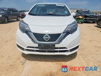 Piąte zdjęcie samochodu w środku: 2019 NISSAN VERSA NOTE S VIN:3N1CE2CP7KL366596 - miniatura