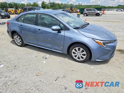 Czwarte zdjęcie samochodu z boku: 2024 TOYOTA COROLLA HYBRID LE VIN:JTDBCMFE1RJ036488 - miniatura