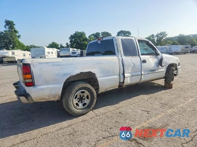 Trzecie zdjęcie samochodu z tyłu: 2004 GMC NEW SIERRA C1500 VIN:2GTEC19V741109325 - miniatura