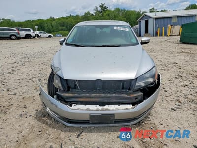 Piąte zdjęcie samochodu w środku: 2015 VOLKSWAGEN PASSAT SE VIN:1VWBT7A30FC017449 - miniatura
