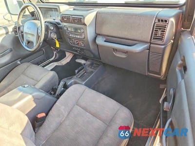 Zdjęcie 8 z 13 samochodu: 2003 JEEP WRANGLER / TJ SPORT VIN:1J4FA49S23P371332 - miniatura