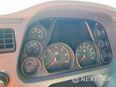 Zdjęcie 8 z 10 samochodu: 2017 PETERBILT 579 FUEL TRUCK VIN:1NPBLP9X2HD368928 - miniatura