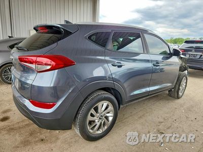 Trzecie zdjęcie samochodu z tyłu: 2017 HYUNDAI TUCSON SE PLUS VIN:KM8J3CA4XHU500973 - miniatura