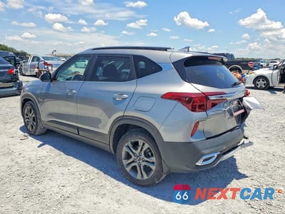 Drugie zdjęcie samochodu z przodu: 2023 KIA SELTOS S VIN:KNDEU2AA5P7428788 - miniatura
