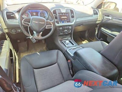 Zdjęcie 8 z 12 samochodu: 2020 CHRYSLER 300 TOURING VIN:2C3CCAAG0LH239459 - miniatura