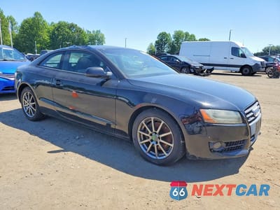 Czwarte zdjęcie samochodu z boku: 2011 AUDI A5 PREMIUM PLUS VIN:WAURFAFR0BA071212 - miniatura